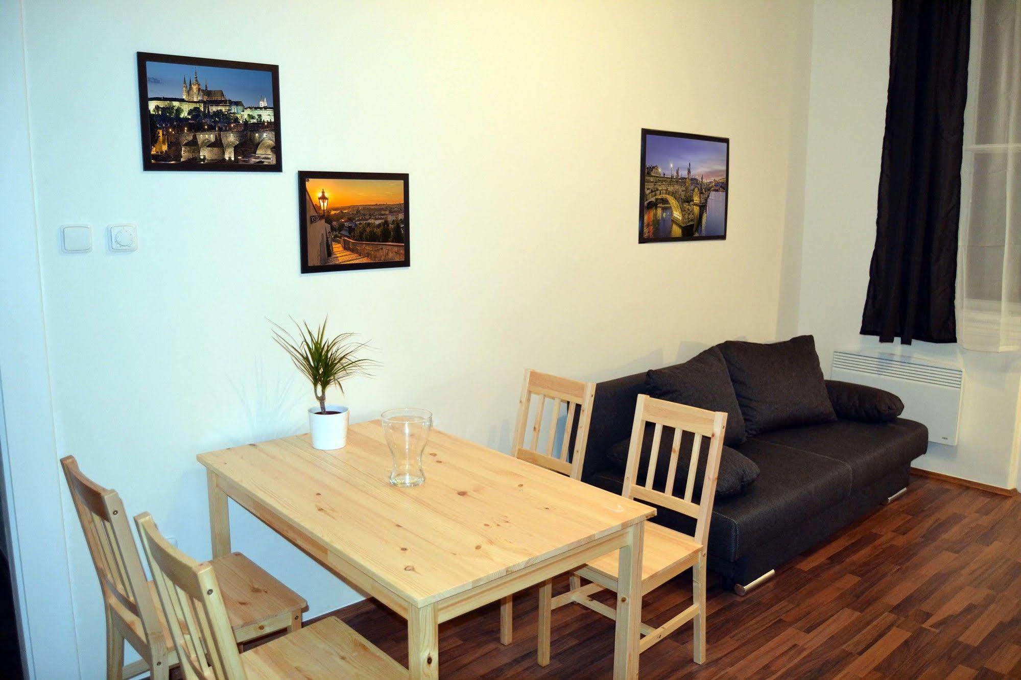 Jezerka Apartments ปราก ภายนอก รูปภาพ