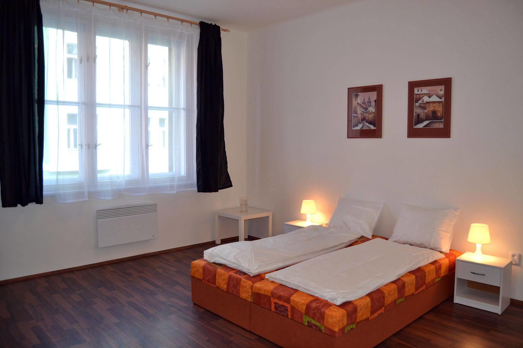 Jezerka Apartments ปราก ภายนอก รูปภาพ