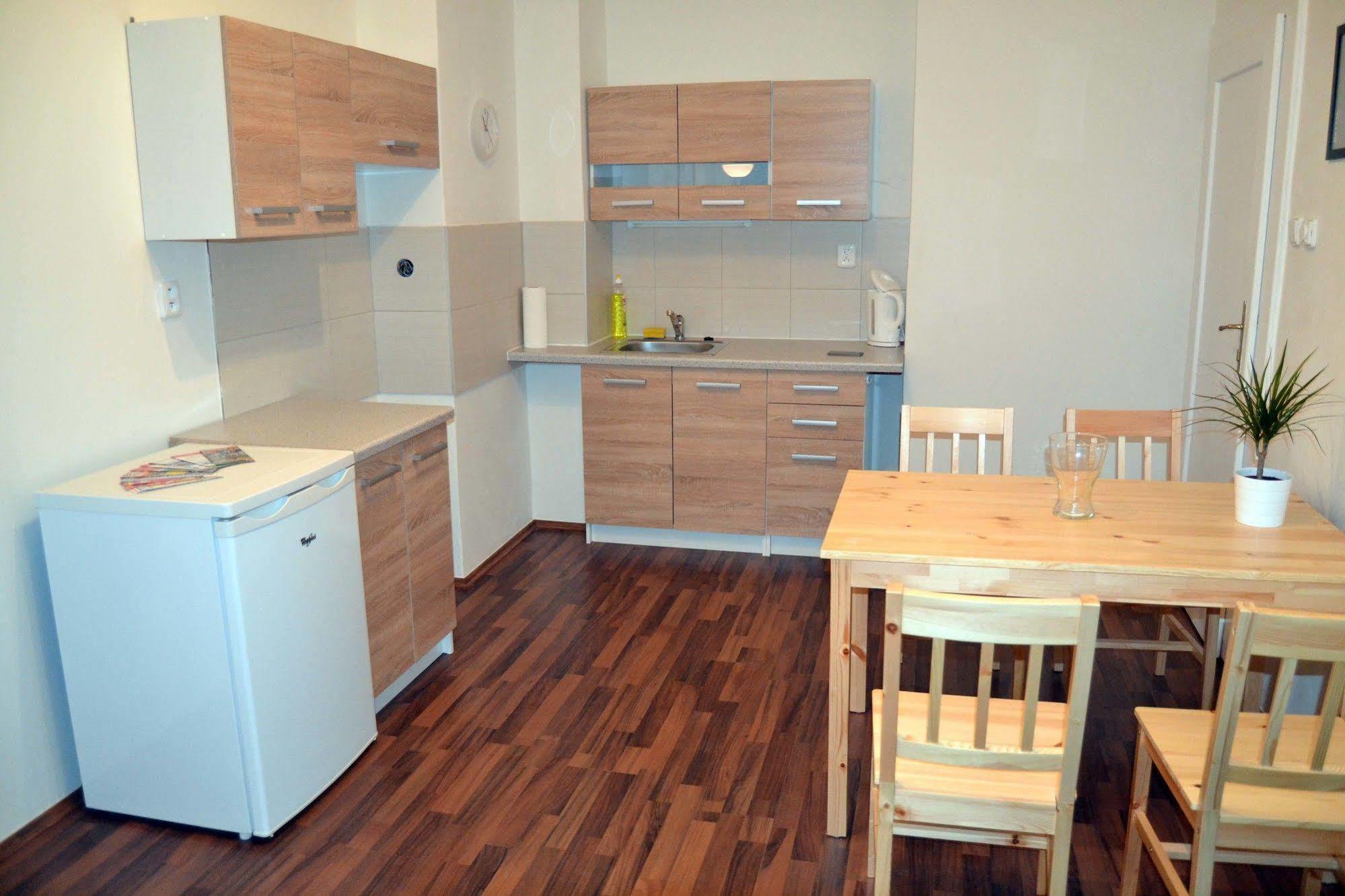 Jezerka Apartments ปราก ภายนอก รูปภาพ