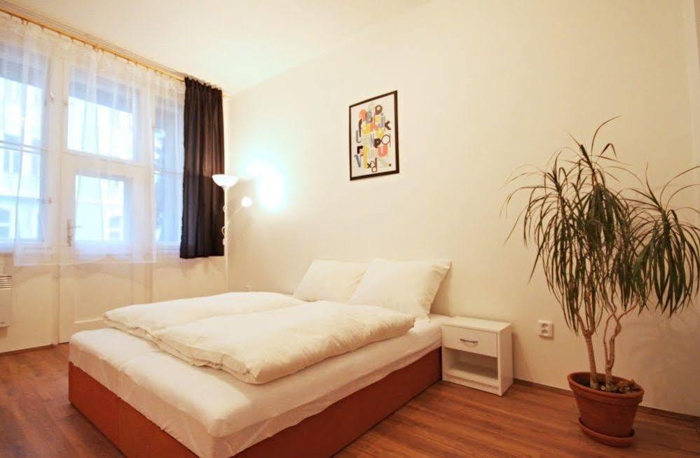 Jezerka Apartments ปราก ภายนอก รูปภาพ