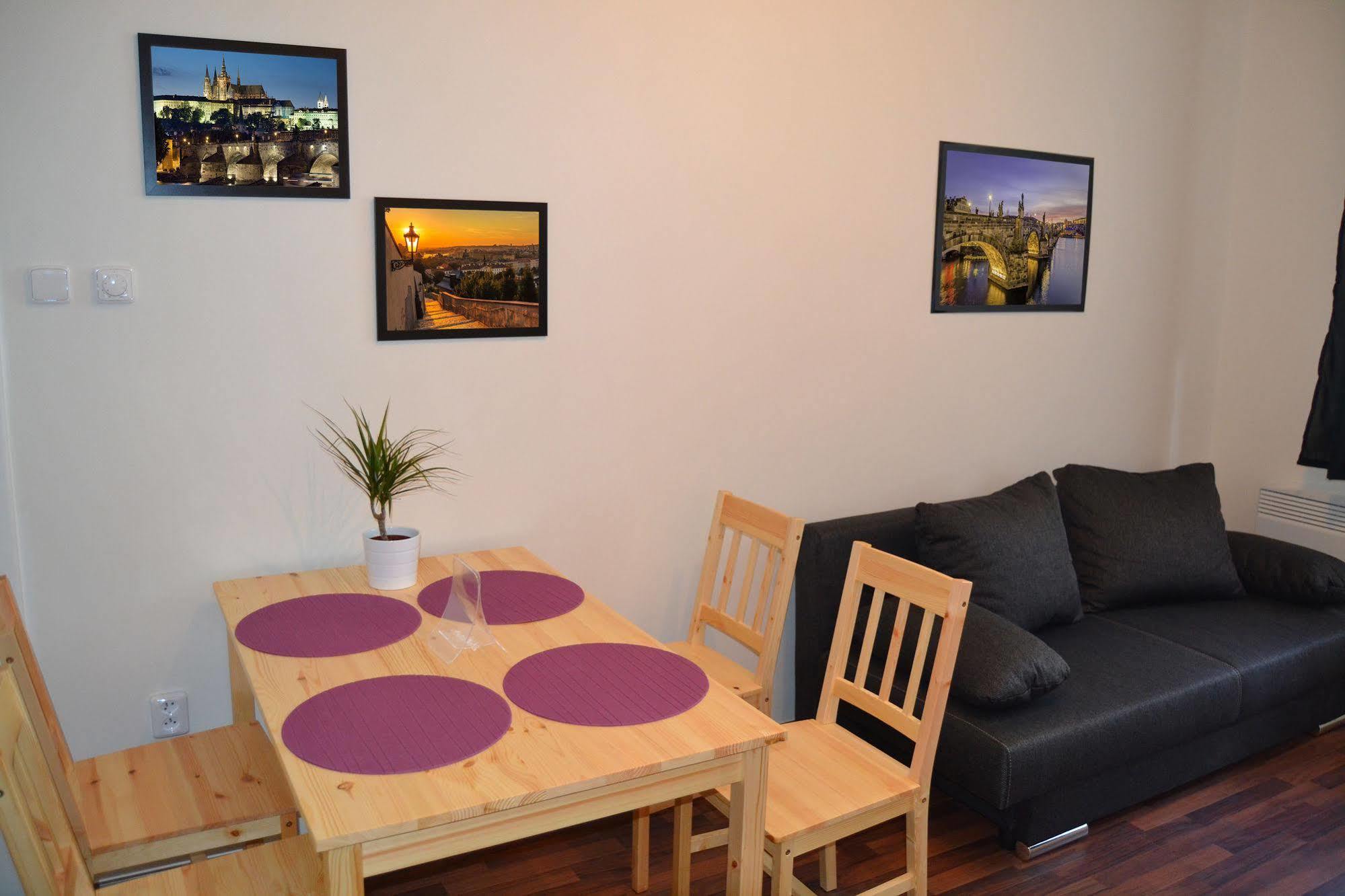 Jezerka Apartments ปราก ภายนอก รูปภาพ